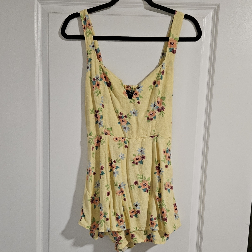 Forever 21 Yellow Floral Romper - Size M